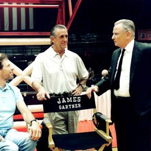 GLORY ROAD, producer Jerry Bruckheimer, basketball coach and former Kentucky player Pat Riley, Jon Voight on set, 2006, (c) Buena Vista