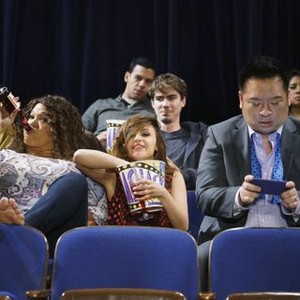 Young &amp; Hungry, Kym Whitley (L), Aimee Carrero (R), 'Young &amp; Parents', Season 3, Ep. #4, 02/24/2016, ©FREEFORM