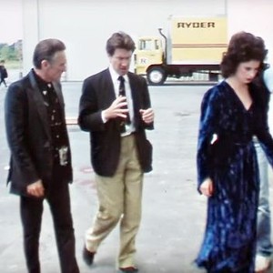 ALONG FOR THE RIDE, FROM LEFT: DENNIS HOPPER, DIRECTOR DAVID LYNCH, ISABELLA ROSSELLINI, DURING FILMING OF BLUE VELVET, 1986, 2016. © SIGNIFICANT PRODUCTIONS