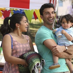 Jane the Virgin, Gina Rodriguez (L), Justin Baldoni (R), 'Chapter Forty-Three', Season 2, Ep. #21, 05/09/2016, ©KSITE