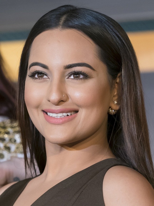 Sonakshi Sinhaxxx Video - Sonakshi Sinha Pictures - Rotten Tomatoes