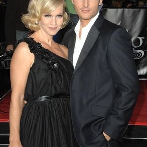 Jennie Garth,Peter Facinelli at arrivals for Premiere TWILIGHT, Mann Village and Bruin Theaters, Los Angeles, CA, November 17, 2008. Photo by: Dee Cercone/Everett Collection