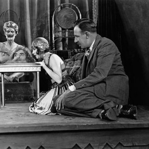 THE SHOW, from left: John Gilbert (bearded head), Renee Adoree, director Tod Browning, on set, 1927 theshow1927-fsct02(theshow1927-fsct02)