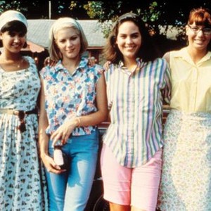 SHAG, Phoebe Cates, Bridget Fonda, Annabeth Gish, Page Hannah, 1989. (c) Hemdale Film Corp..