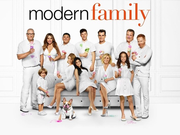 Modern family s10e01 hotsell