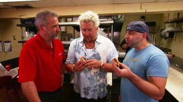 Diners, Drive-Ins and Dives: Season 38, Episode 3 - Rotten Tomatoes