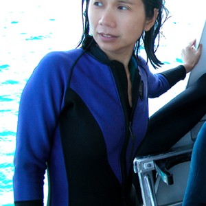 Producer Laura Lau on the set of Open Water. photo 17