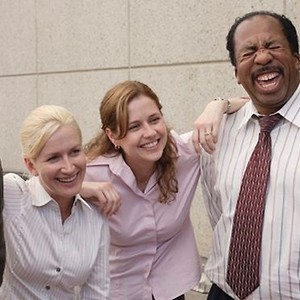 The Office, Angela Kinsey (L), Jenna Fischer (C), Leslie David Baker (R), 03/24/2005, ©NBC