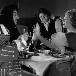 LILACS IN THE SPRING, seated from left: David Farrar as King Charles II, Anna Neagle as Nell Gwynn, 1954 lits1955e3-fsct04, Photo by: (lits1955e3-fsct04)