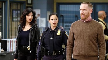 Brooklyn 99 season 6 best sale episode 1 online free