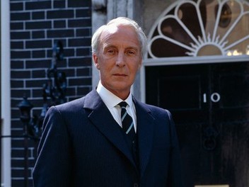 House of cards season 2 episode 1 watch online store