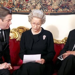 THE QUEEN, Roger Allam, Helen Mirren as Queen Elizabeth II, James Cromwell as Prince Philip (right), 2006. ©Miramax