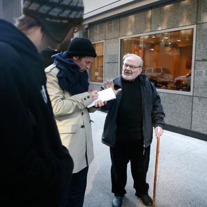WHERE THE WILD THINGS ARE, from left: Paul Dano, director Spike Jonze, writer Maurice Sendak, on set, 2009. ©Warner Bros.