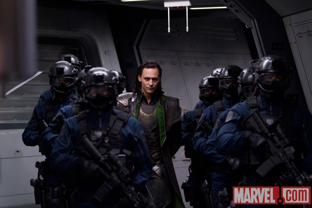 Loki yang berasal dari Asgard menjadi ancaman utama karena ingin merebut tesseract dan menggunakannya untuk menguasai bumi. 