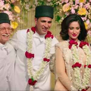 RUSTOM, Akshay Kumar (center left), Ileana D'Cruz (center right), 2016. © Panorama Studios