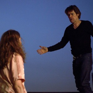 Shanyn Leigh as Skye and Willem Dafoe as Cisco in "4:44 Last Day on Earth." photo 18
