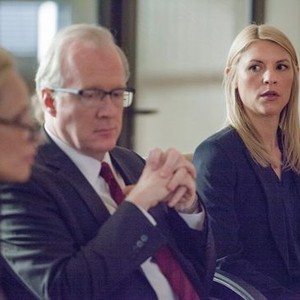 Homeland, Tracy Letts (L), Claire Danes (R), 'Halfway to a Donut', Season 4, Ep. #8, 11/16/2014, ©SHO