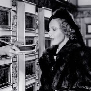 Easy Living (1937) photo 13