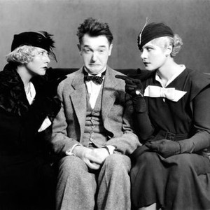 SONS OF THE DESERT, from left: Mae Busch, Stan Laurel, Dorothy Christy, 1933 sotd1933-fsct03(sotd1933-fsct03)