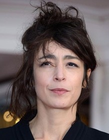 Adrienne Pauly