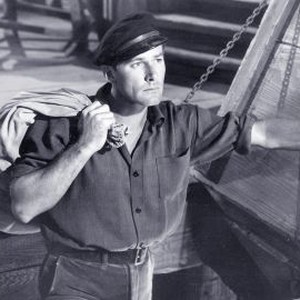 Edge of Darkness (1943) photo 4