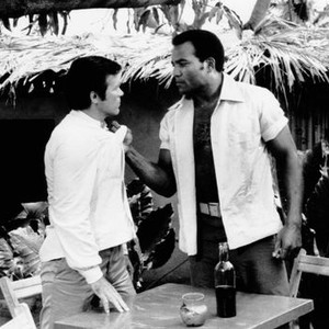 I ESCAPED FROM DEVIL'S ISLAND, from left, Christopher George, Jim Brown, 1973