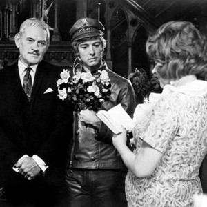 ENTERTAINING MR. SLOANE, Harry Andrews, Peter McEnery, Beryl Reid, 1970