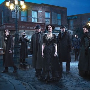 Harry Treadaway, Reeve Carney, Rory Kinnear, Josh Hartnett, Eva Green, Timothy Dalton, Danny Sapani, Helen McCrory and Simon Russell Beale (from left)