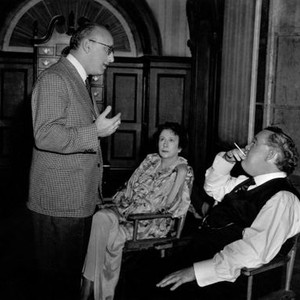 THE SUSPECT, director Robert Siodmak, Rosalind Ivan, Charles Laughton, on-set, 1944