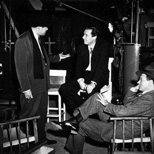 THE THIRD MAN, from left: Orson Welles, director Carol Reed, Joseph Cotten on set, 1949