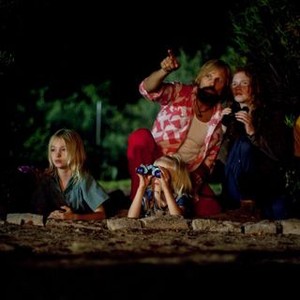 CAPTAIN FANTASTIC, from left: Samantha Isler, Shree Crooks, Viggo Mortensen, Charlie Shotwell, Annalise Basso, George MacKay, 2016. ph: Cathy Kanavy/© Bleecker Street Media