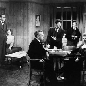 BETWEEN TWO WORLDS, from left, Paul Henreid, Eleanor Parker, George Coulouris, John Garfield, Sara Allgood, Isobel Elsom, 1944
