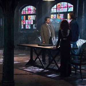 Supernatural, Misha Collins (L), Ruth Connell (C), Jared Padalecki (R), 'The Prisoner', Season 10, Ep. #22, 05/13/2015, ©KSITE