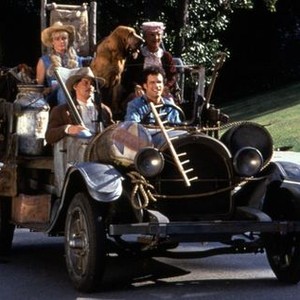 THE BEVERLY HILLBILLIES, (clockwise from top left): Erika Eleniak, Cloris Leachman, Diedrich Bader, Jim Varney, 1993, TM and Copyright (c)20th Century Fox Film Corp. All rights reserved.