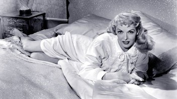 The Fuzzy Pink Nightgown | Rotten Tomatoes