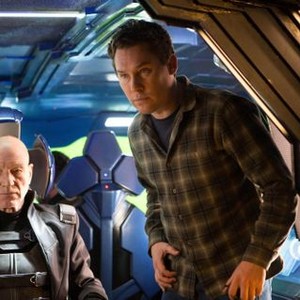 X-MEN: DAYS OF FUTURE PAST, from left: Patrick Stewart, director Bryan Singer, on set, 2014. ph: Alan Markfield/TM & copyright ©20th Century Fox Film Corp. All rights reserved
