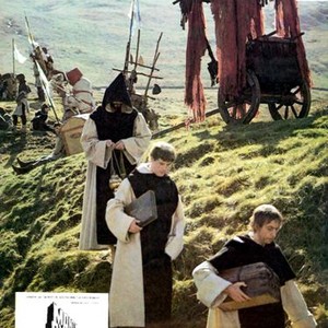 MONTY PYTHON AND THE HOLY GRAIL, Eric Idle (front), Michael Palin (second from front), 1975