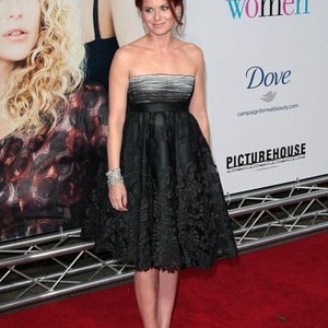 Debra Messing (wearing an Oscar de la Renta Resort dress) at arrivals for THE WOMEN Premiere, Mann's Village Theatre in Westwood, Los Angeles, CA, September 04, 2008. Photo by: Adam Orchon/Everett Collection