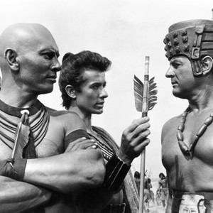 KINGS OF THE SUN, from left: Yul Brynner, George Chakiris, Brad Dexter, 1963