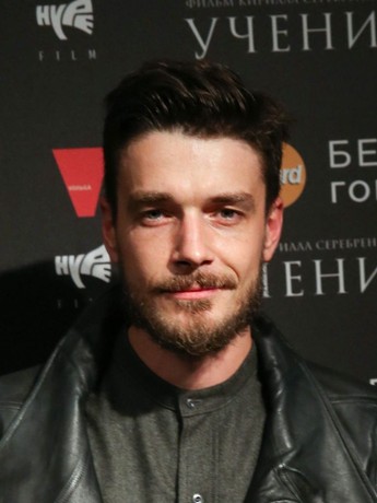 Onlayn ginekologning ofisida porno tomosha qiling