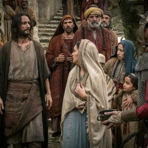 BEN-HUR, from left: Rodrigo Santoro as Jesus, Nazanin Boniadi as Ester, 2016. ph: Philippe Antonello/© Paramount Pictures