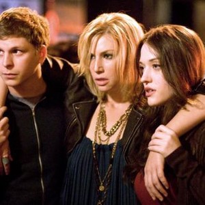 NICK AND NORAH'S INFINITE PLAYLIST, from left: Michael Cera, Ari Graynor, Kat Dennings, 2008. ©Sony Pictures