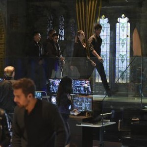 Shadowhunters, Jade Hassoune (L), Stephanie Bennett (C), Matthew Daddario (R), 'Rise Up', Season 1, Ep. #9, 03/08/2016, ©FREEFORM