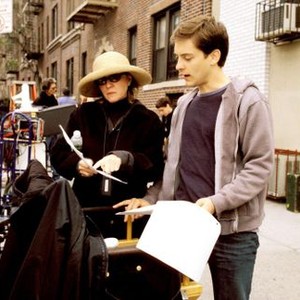 SPIDER-MAN, Producer Laura Ziskin, Tobey Maguire on the set, 2002 (c)  Columbia Pictures
