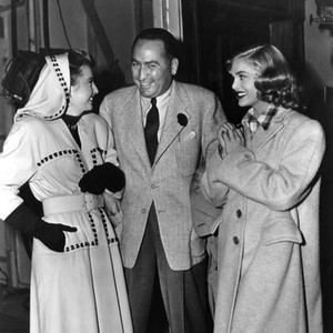THE STRANGE LOVE OF MARTHA IVERS, Barbara Stanwyck, producer Hal Wallis, Lizabeth Scott, on-set, 1946