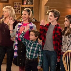 Fuller House, from left: Jodie Sweetin, Andrea Barber, Elias Harger, Michael Champion, Soni Bringas, 'Partnerships in the Night', Season 1, Ep. #11, 02/26/2016, ©NETFLIX