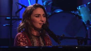 Saturday night live season 44 episode 17 deals