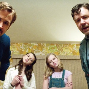 THE NICE GUYS, from left: Ryan Gosling, Daisy Tahan, Angourie Rice, Russell Crowe, 2016. © Warner Bros.
