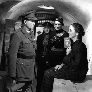 THE RISING OF THE MOON, Frank Lawton, Joseph O'Dea, Martin Thornton, Maureen Cusak, 1957