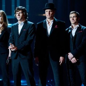 NOW YOU SEE ME, l-r: Isla Fisher, Jesse Eisenberg, Woody Harrelson, Dave Franco, 2013, ph: Barry Wetcher/©Summit Entertainment
